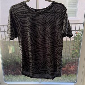 Z Supply Gray Zebra Pattern Top